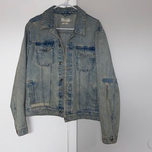 Too an Jean Jacket